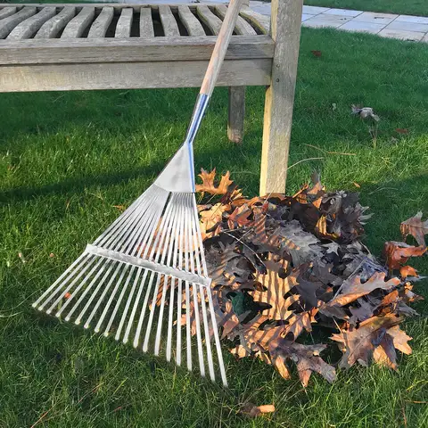 RHS Leaf Rake - Image 3