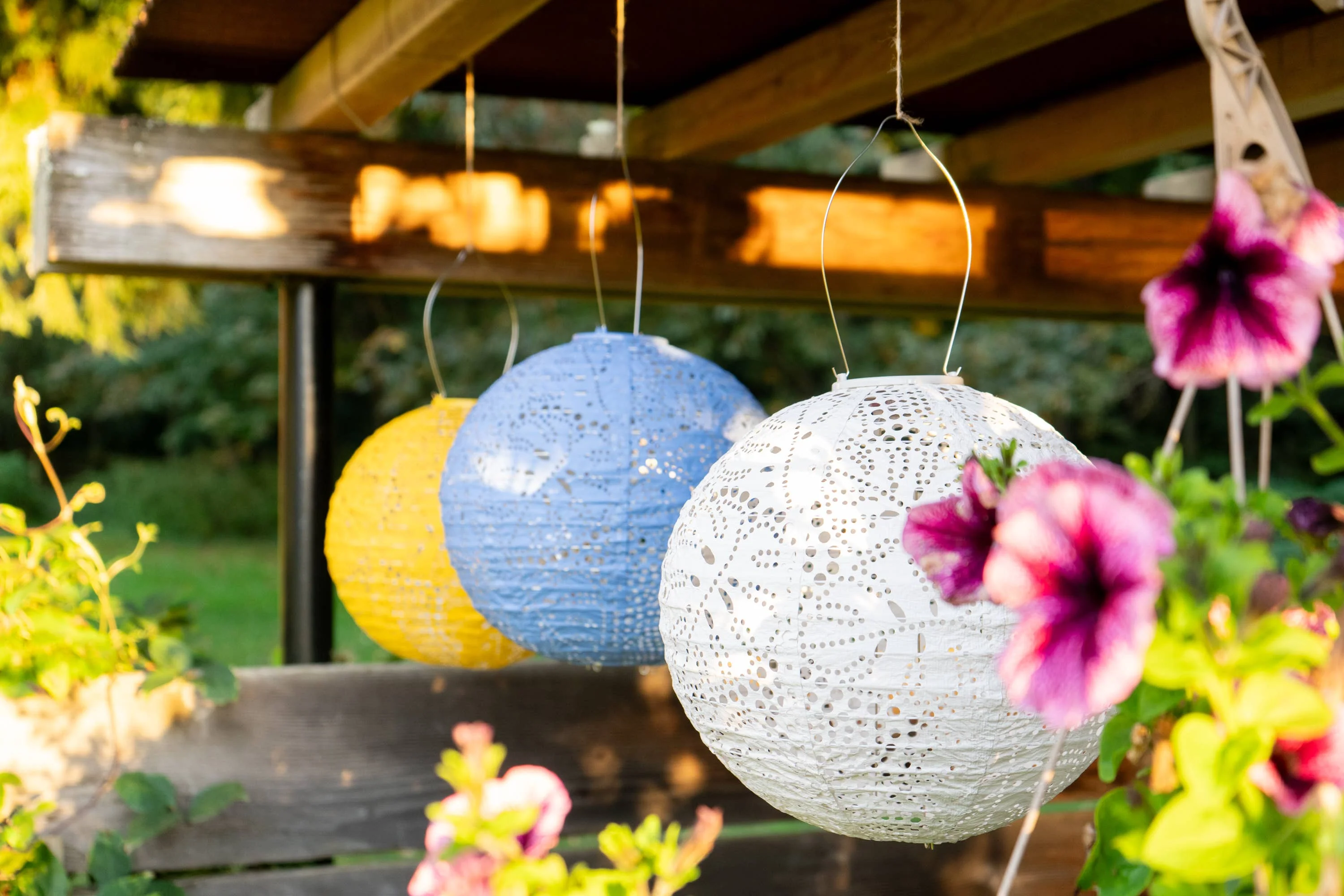 Stella Monstera Solar Lantern - Porcelain - Image 3