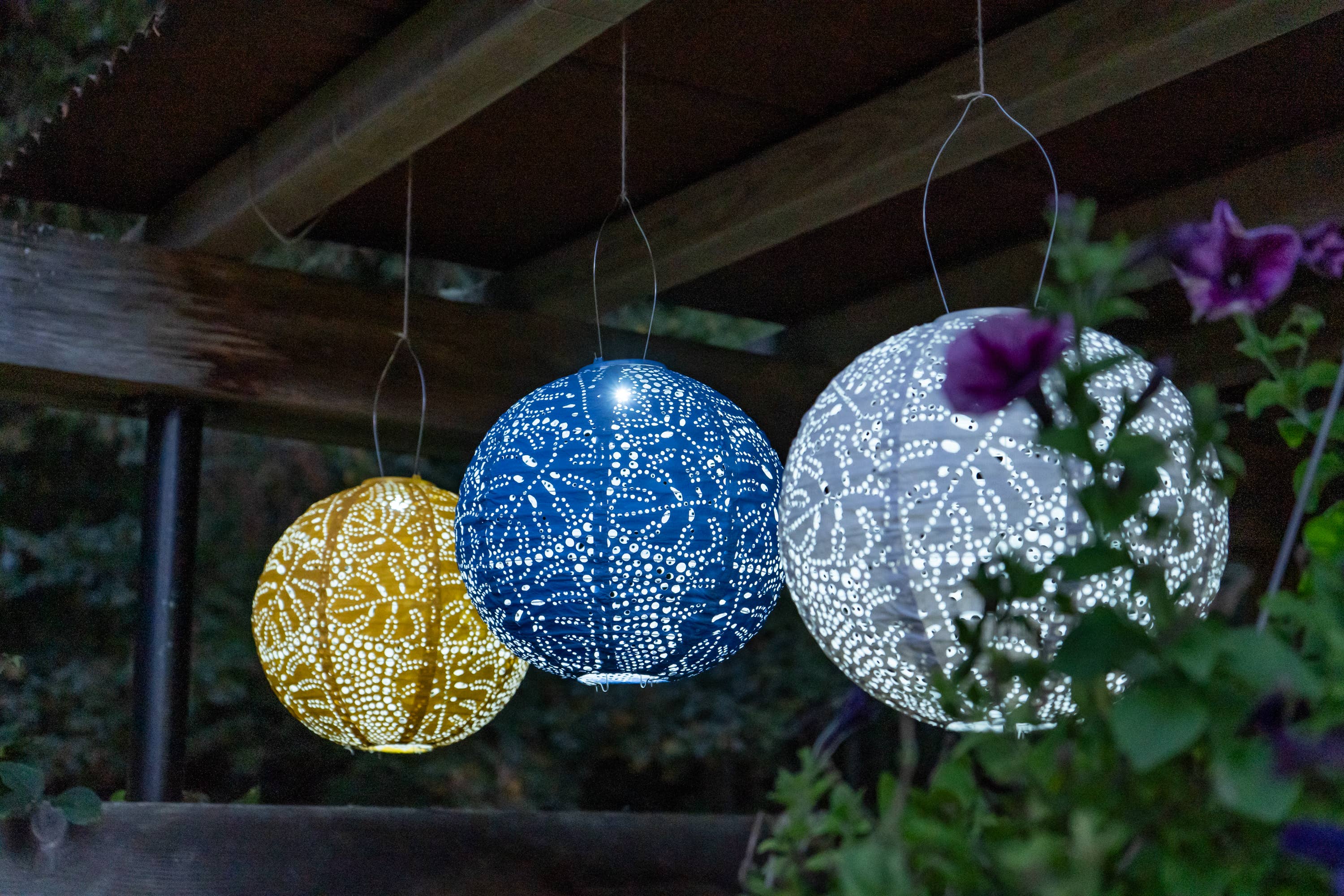 Stella Monstera Solar Lantern - Porcelain - Image 7