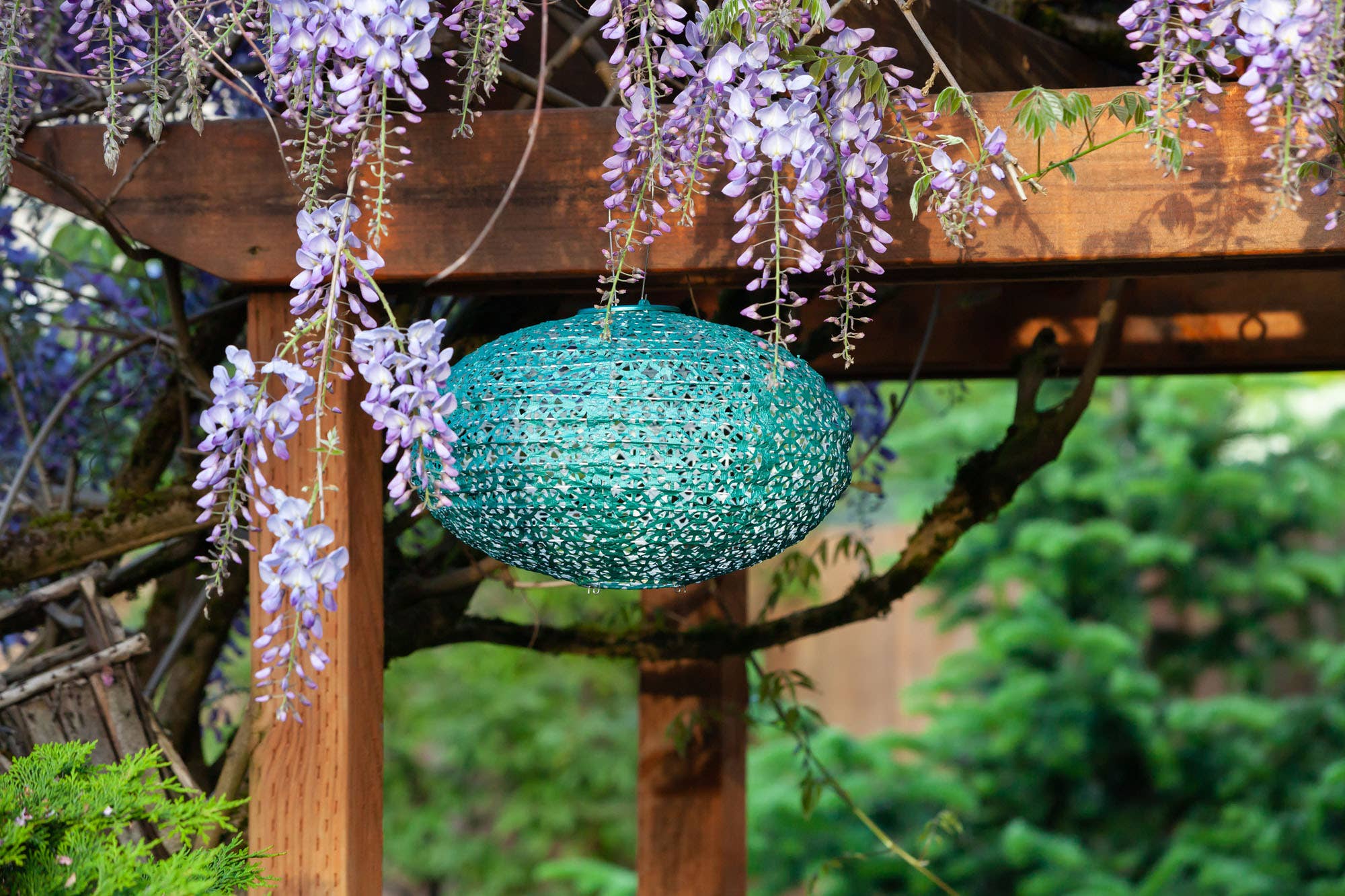 Stella Oval Wagon Wheel Solar Lantern - Met Emerald - Image 2
