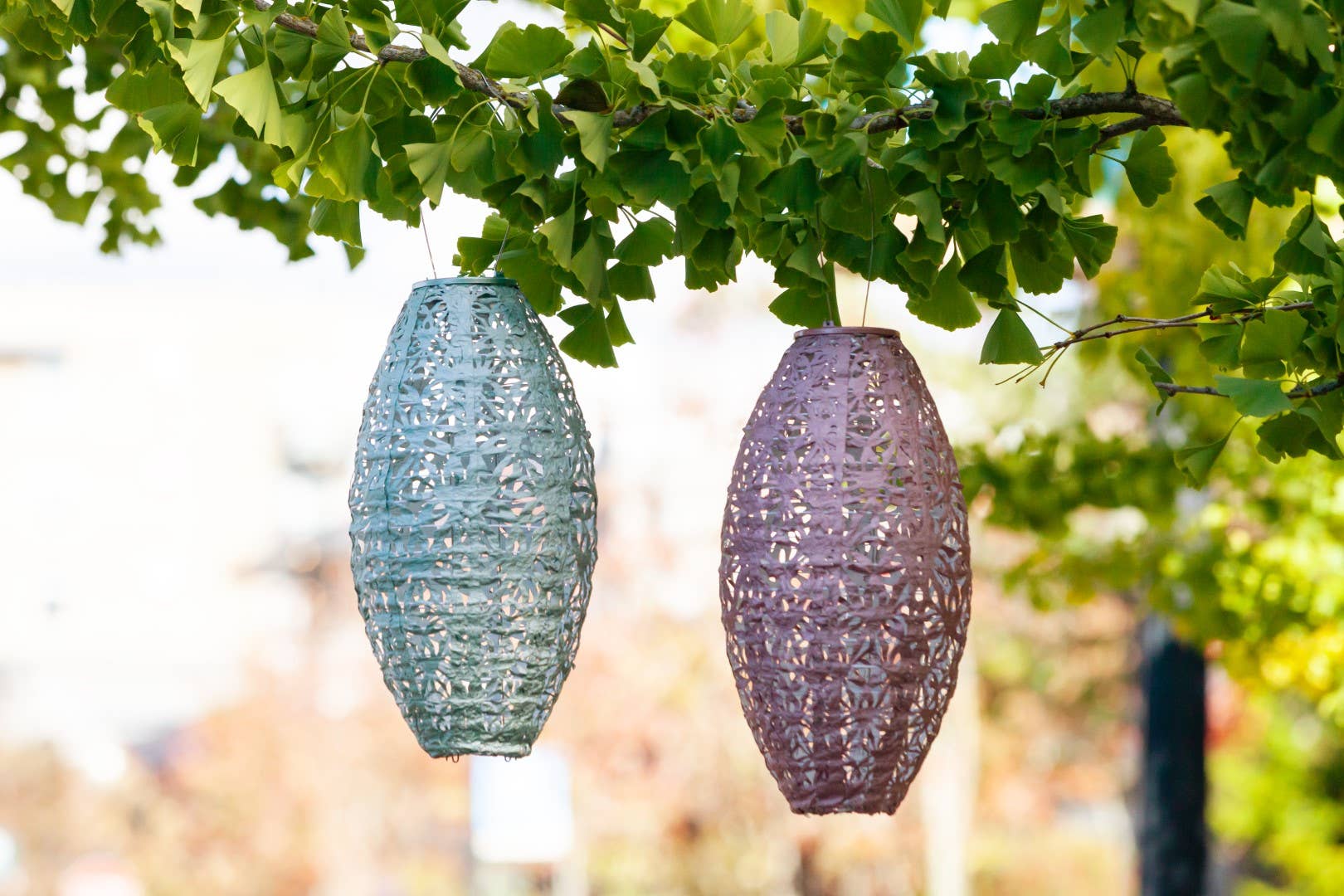 Stella Wildflower Pod Solar Lantern - Blush - Image 12