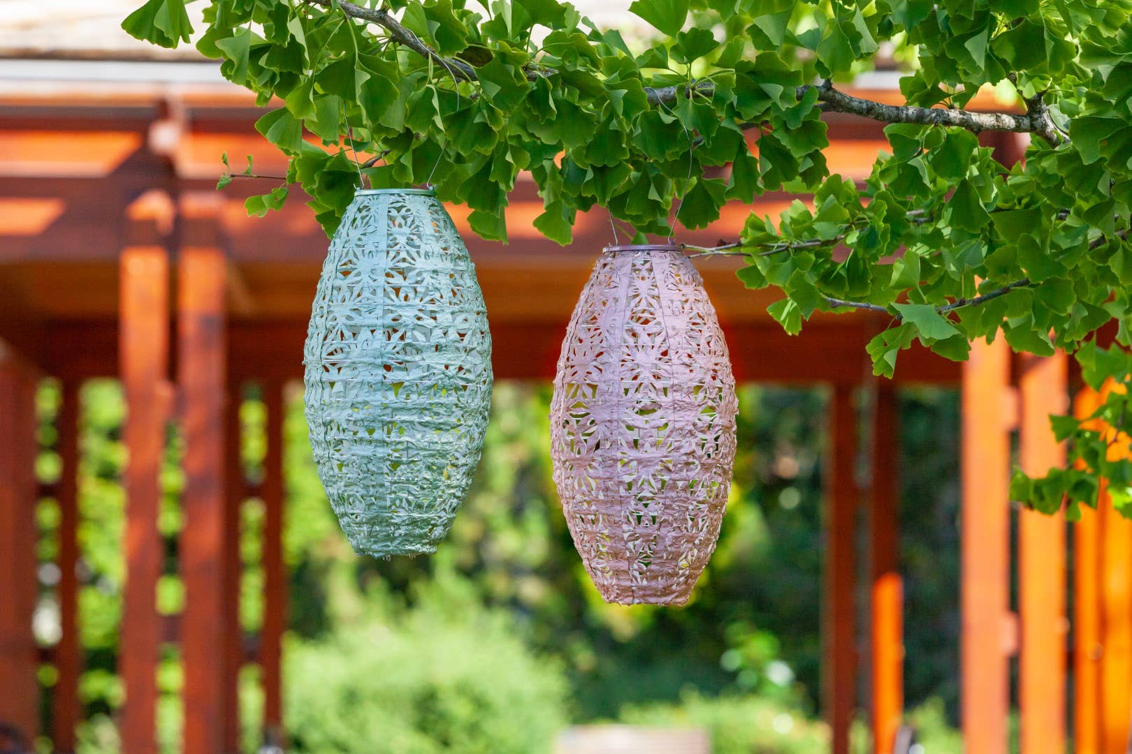 Stella Wildflower Pod Solar Lantern - Blush - Image 15