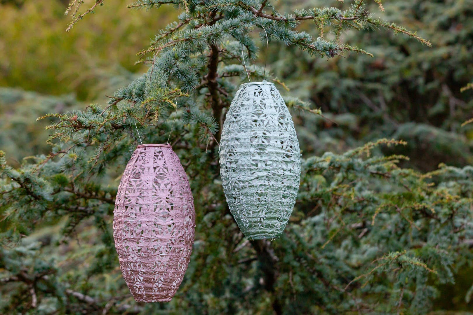 Stella Wildflower Pod Solar Lantern - Blush - Image 7