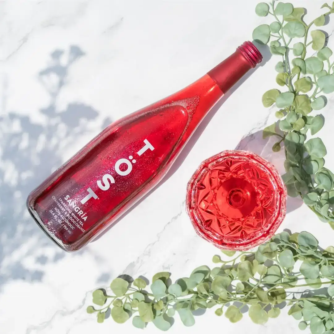 TÖST Sangria Non-Alcoholic Sparkling Beverage, 750mL - Image 3