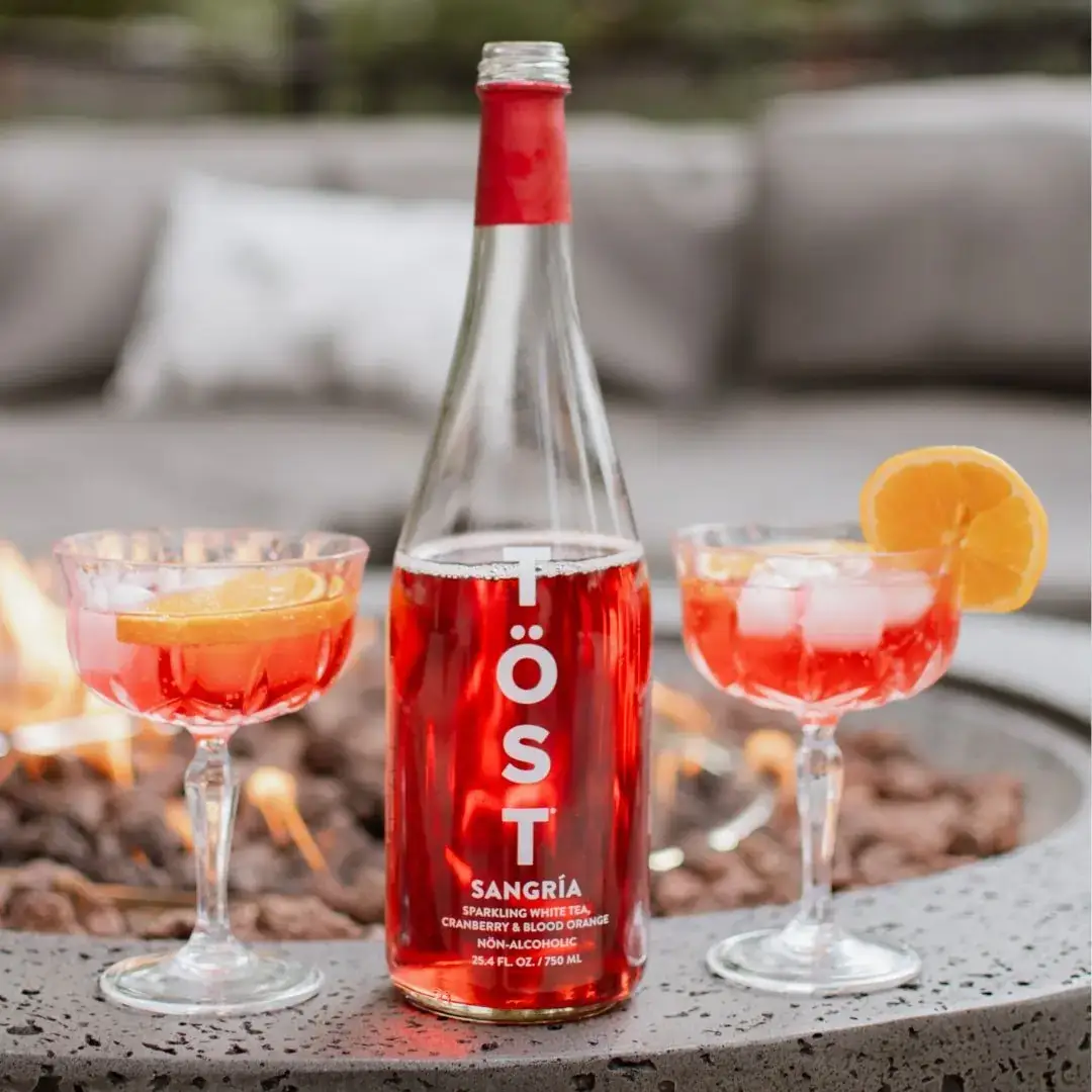 TÖST Sangria Non-Alcoholic Sparkling Beverage, 750mL - Image 4