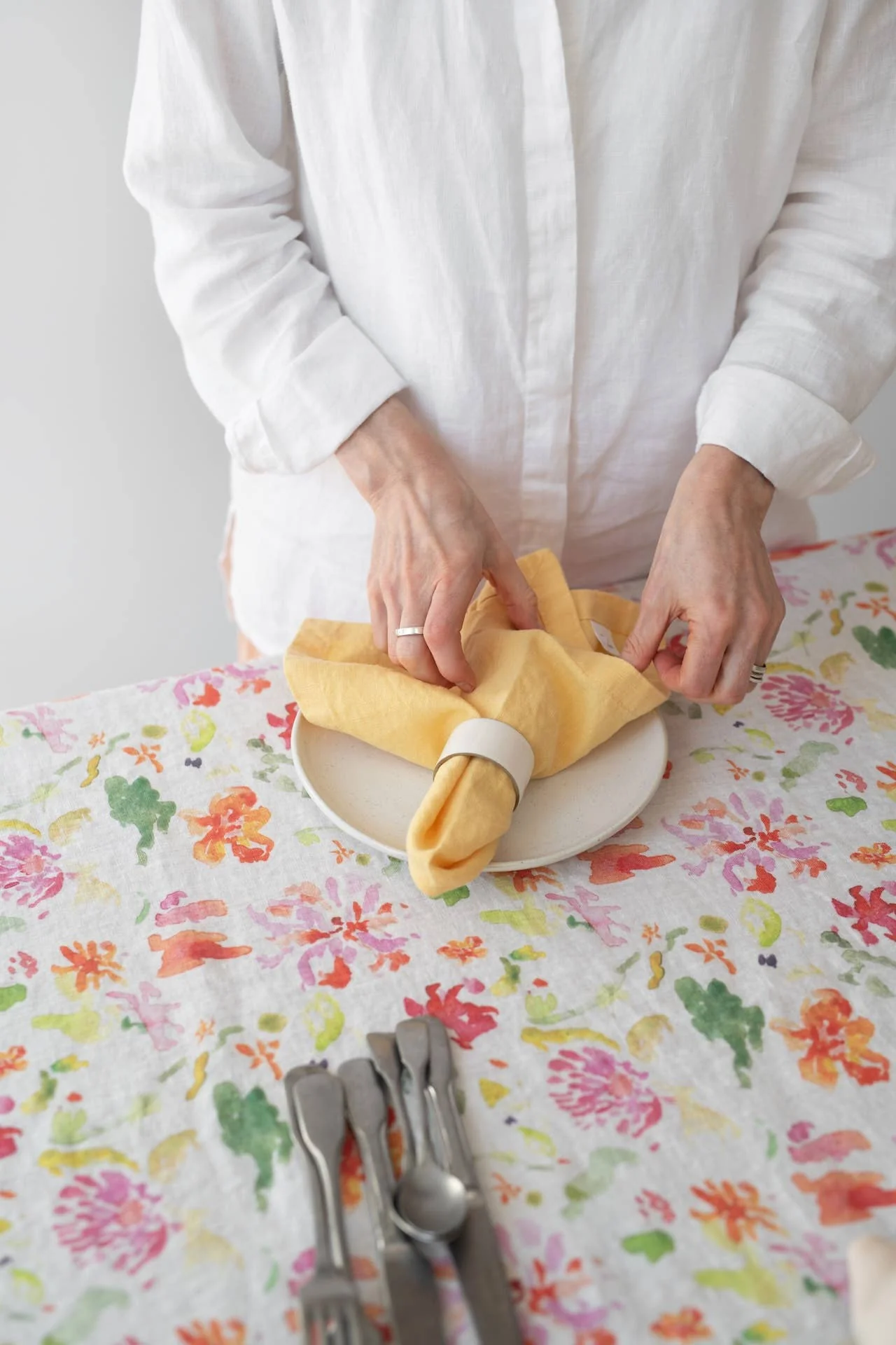 Wildflower Flow Linen Tablecloth - Image 2
